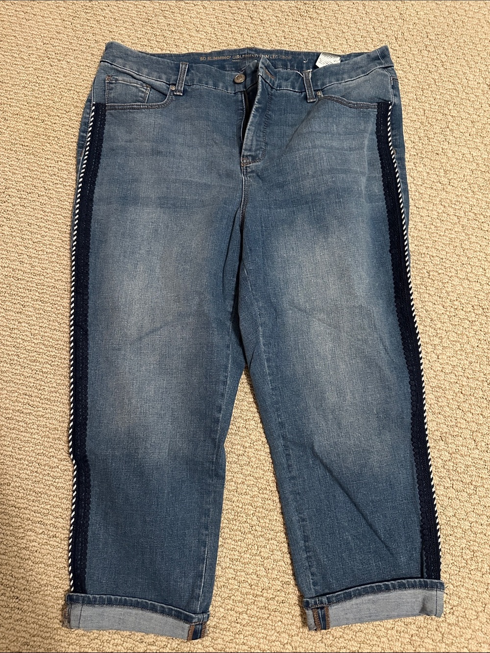 Chicos denim so slimming girlfriend slim leg crop/capri US 14 Chicos size 2.5